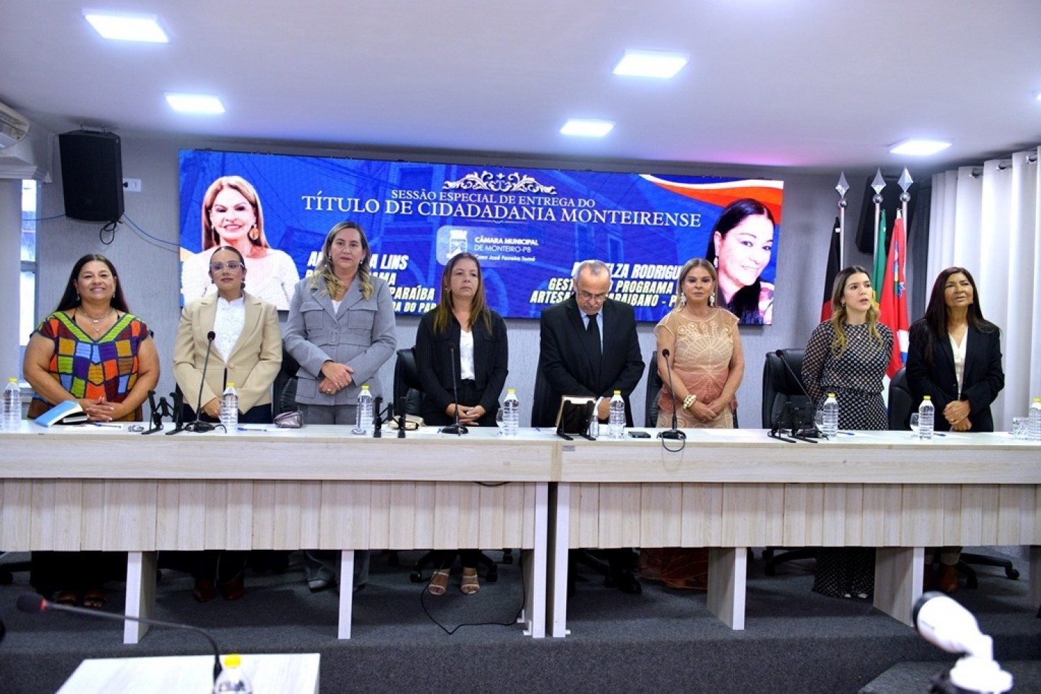 Câmara de Monteiro entrega títulos e moções à 1ª e 2ª damas do estado, e incentivadoras do artesanato de Monteiro